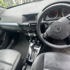 Vauxhall Astra Hatchback 2008 - Image 8