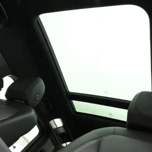 2022 Land Rover Defender 110 3.0 D250 MHEV X-Dynamic SE SUV - Image 2