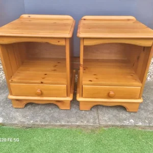 Matching pine bedside cabinets with drawer and shelf - Image 4