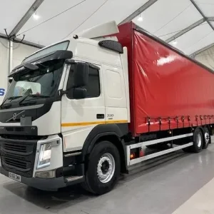 Volvo FM 330 6x2 Rear Lift Sleeper Cab Curtainsider - Image 2