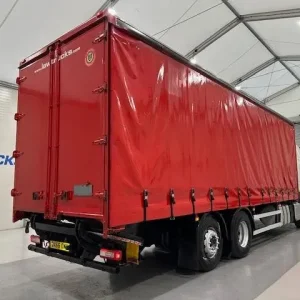 Volvo FM 330 6x2 Rear Lift Sleeper Cab Curtainsider - Image 6