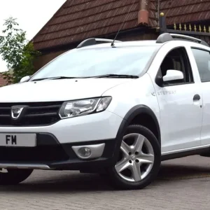 2015 Dacia Sandero Stepway 1.5 dCi Ambiance Euro 5 5-door hatchback diesel manual - Image 3