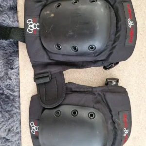 Triple eight knee pads - Image 2