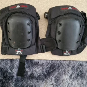 Triple eight knee pads