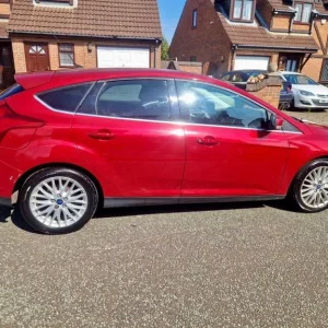 Ford Focus Hatchback 2012 Manual 5-door - Image 3