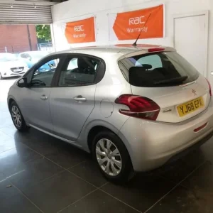 Peugeot 208 BLUE HDI ACCESS - Image 6