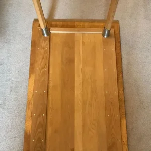 Contemporary solid oak dining table - Image 4