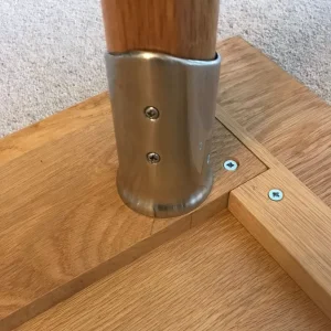 Contemporary solid oak dining table - Image 6