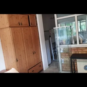 Studio flat in Bohun Grove, Hertfordshire - Image 5