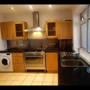 Studio flat in Bohun Grove, Hertfordshire - Image 7