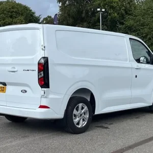 2025 Ford Transit Custom 320 Limited PHEV - Image 8