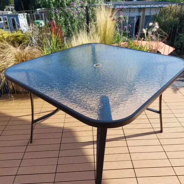 Garden table and 2 chairs