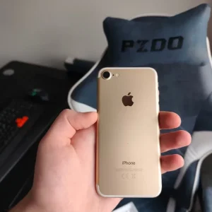 iPhone 7 32GB Gold - Image 2
