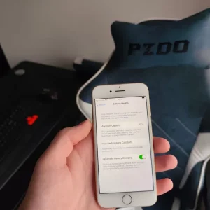 iPhone 7 32GB Gold - Image 3