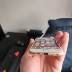 iPhone 7 32GB Gold - Image 5