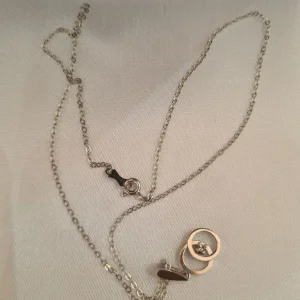 Silver necklace with beautiful pendant - Image 3