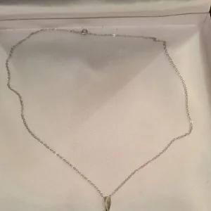 Silver necklace with beautiful pendant - Image 4