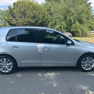Volkswagen Golf 1.6 TDI Match Euro 5 5-door - Image 4