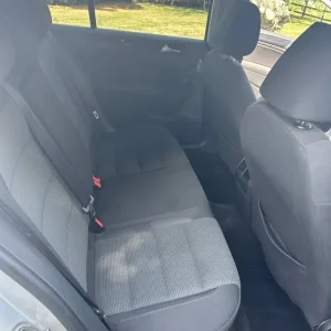 Volkswagen Golf 1.6 TDI Match Euro 5 5-door - Image 8