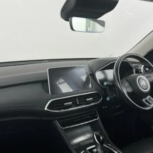 2023 MG HS PHEV SE 5-door Hatchback - Image 3