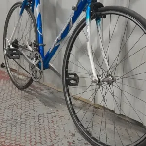 Team Saracen Racer XL Bike Good Condition and Running Order - Image 2