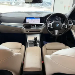 2022 BMW 3 Series 330e Plug-in Hybrid - Image 6