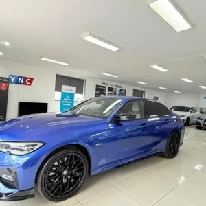 2022 BMW 3 Series 330e Plug-in Hybrid - Image 7