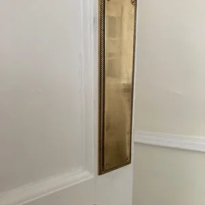 Solid Brass Georgian Plain Finger Plate - 305 x 73 x 6mm - Image 3