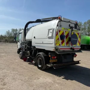 2020 Volvo FL 250 15T Johnston VT652 Sweeper - Image 6