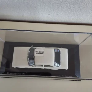 Minichamps Ford Escort Mk1 Ermine White 1/43 Limited Edition - Image 2
