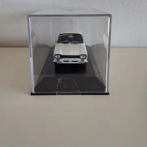 Minichamps Ford Escort Mk1 Ermine White 1/43 Limited Edition - Image 3