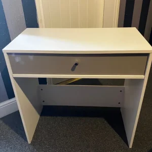 Dressing table with drawer, like new