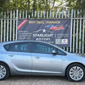 2011 Vauxhall Astra 1.4 16v Excite Euro 5 5-door Hatchback Petrol Manual - Image 5