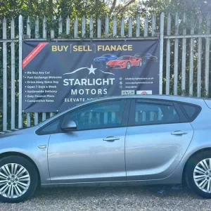 2011 Vauxhall Astra 1.4 16v Excite Euro 5 5-door Hatchback Petrol Manual - Image 6