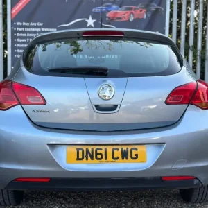 2011 Vauxhall Astra 1.4 16v Excite Euro 5 5-door Hatchback Petrol Manual - Image 8