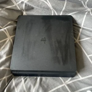 PlayStation 4 slim