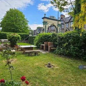 1 bedroom house in Pearson Park House A, Slough, England - Image 6