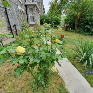 1 bedroom house in Pearson Park House A, Slough, England - Image 7