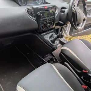 2014 Chrysler Ypsilon hatchback, 5-door, manual - Image 7