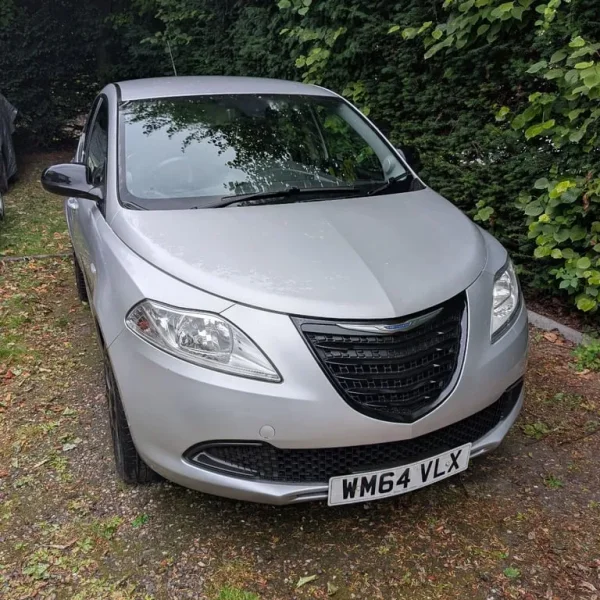2014 Chrysler Ypsilon hatchback, 5-door, manual