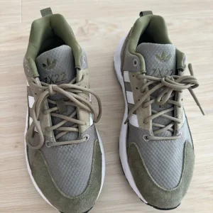 Adidas ZX22 Boost Mens Trainers UK size 8 - Image 2