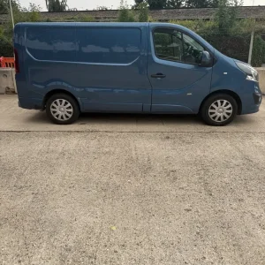 Vauxhall Vivaro 2018 manual panel van 1598cc - Image 3