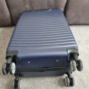 Norway 4 wheel suitcase (medium) - Image 4