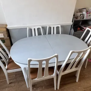 Extendable Wooden Dining Table & 6 Chairs