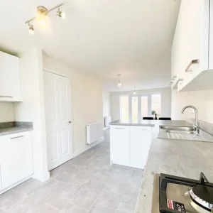 3 beds 4 baths townhouse - Image 4