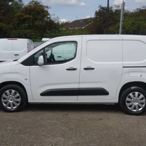 2021 Vauxhall Combo Cargo Sportive L1H1 1.5 Diesel Manual 3-Seater Panel Van - Image 7