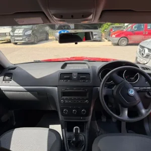 2011 Skoda Yeti Hatchback 2.0 Diesel 4x4 - Image 7