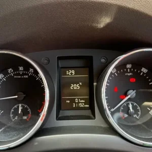 2011 Skoda Yeti Hatchback 2.0 Diesel 4x4 - Image 8