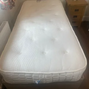 Adjustable single bed - Image 5