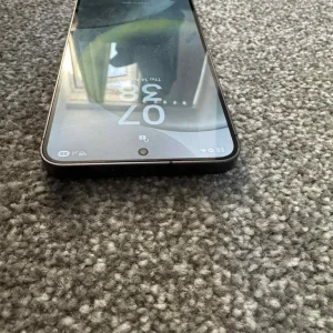 Samsung S24 - Image 3